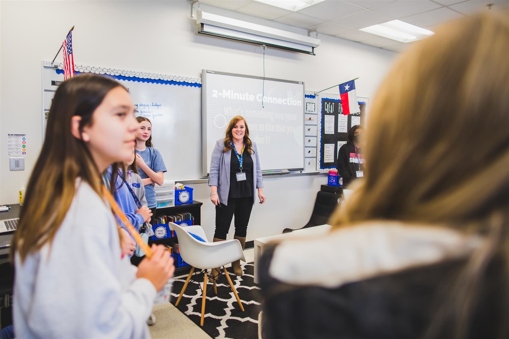Lewisville Chamber Educator of the Year Beth Yanda teaches her students. 2022